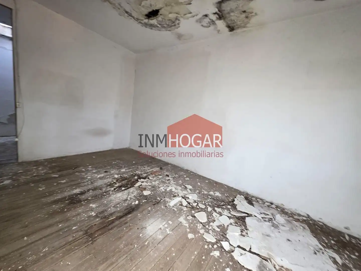 Dormitori de Casa o xalet en venda en Ávila amb Jardí privat, Terrassa i Balcó