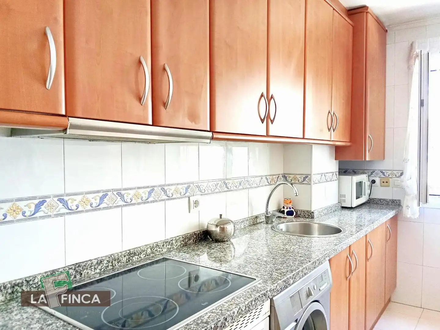 Cocina de Apartamento en venta en Gijón  con Calefacción, Parquet y Trastero