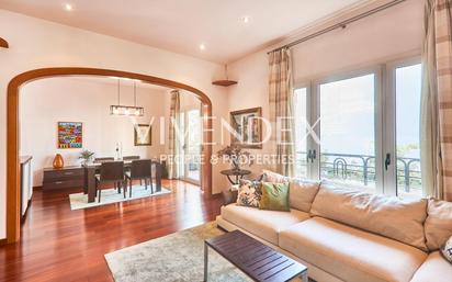 Living room of Flat for sale in  Barcelona Capital  with Air Conditioner, Heating and Balcony