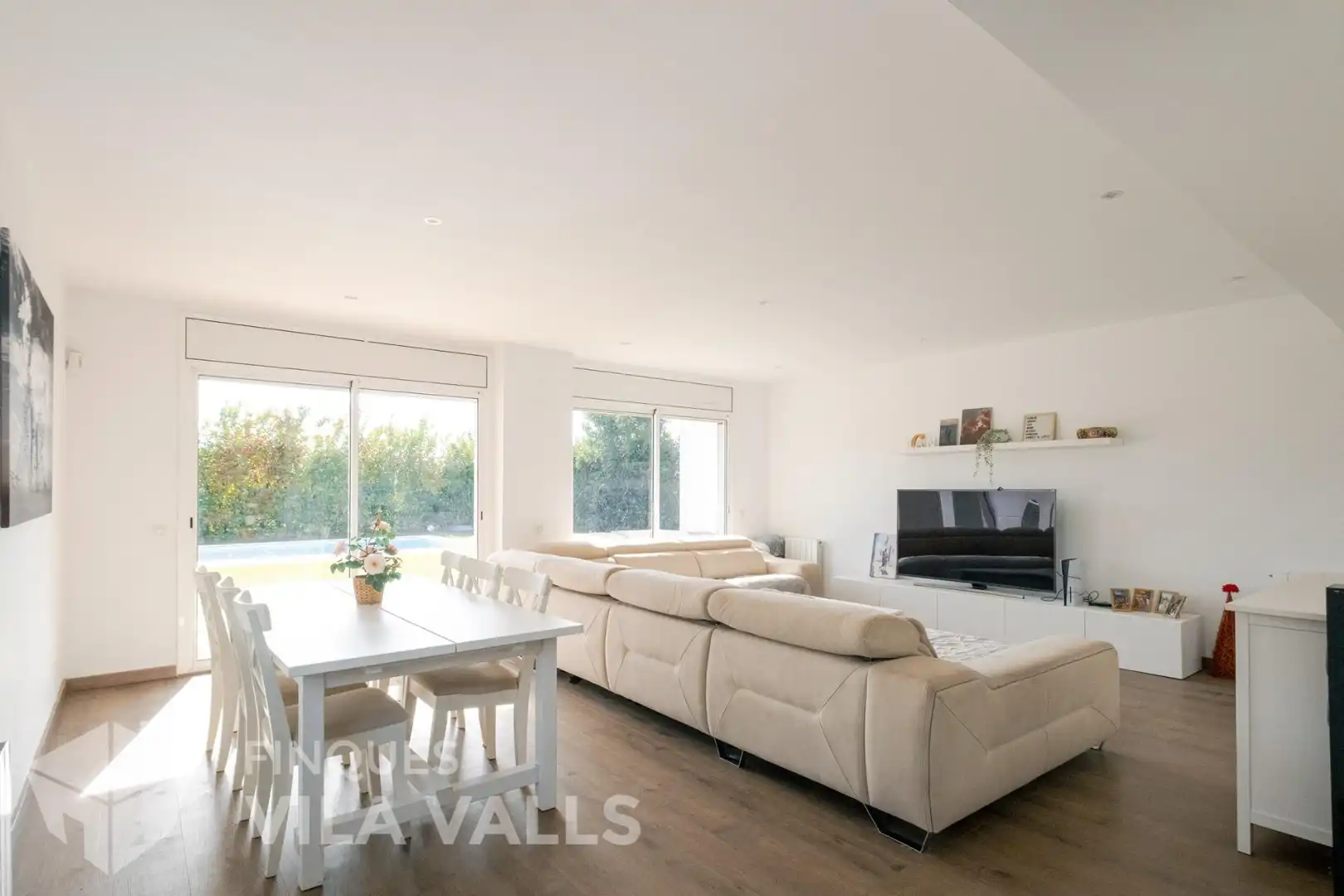 Sala d'estar de Casa o xalet en venda en Bigues i Riells del Fai amb Aire condicionat, Jardí privat i Parquet