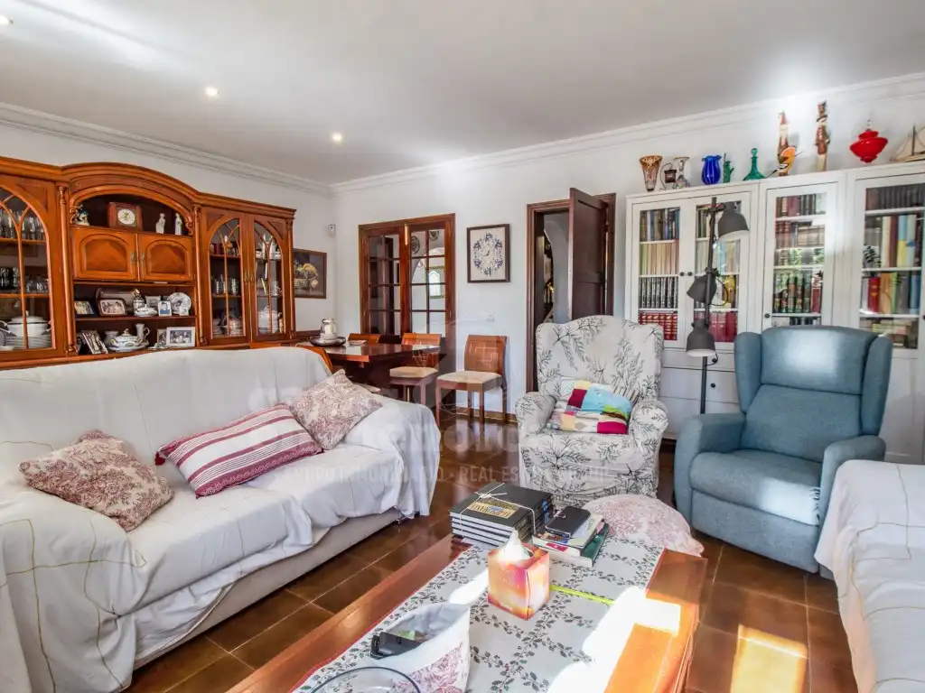 Sala de estar de Finca rústica en venta en Es Castell con Aire acondicionado, Jardín privado y Piscina