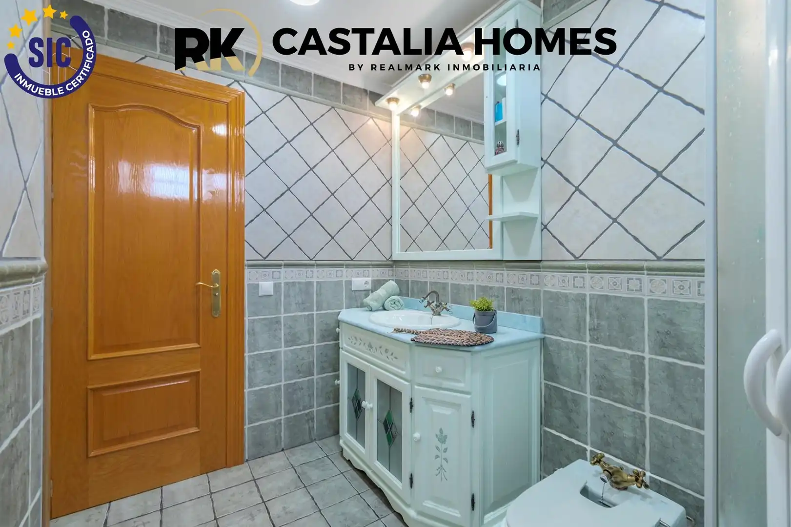 Bany de Casa o xalet en venda en Borriol amb Aire condicionat, Calefacció i Jardí privat