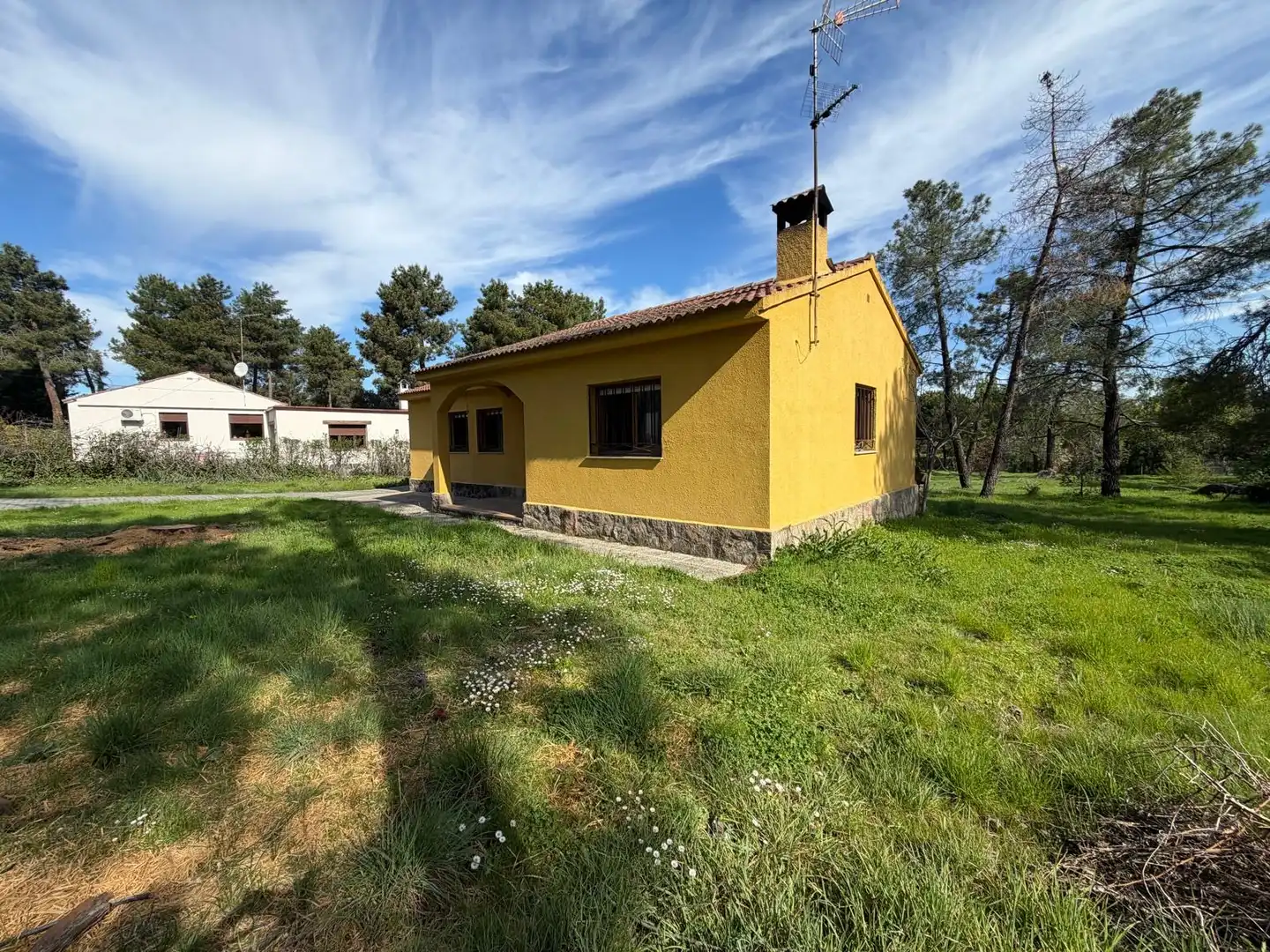 Vista exterior de Casa o chalet en venta en Marugán con Calefacción, Jardín privado y Amueblado