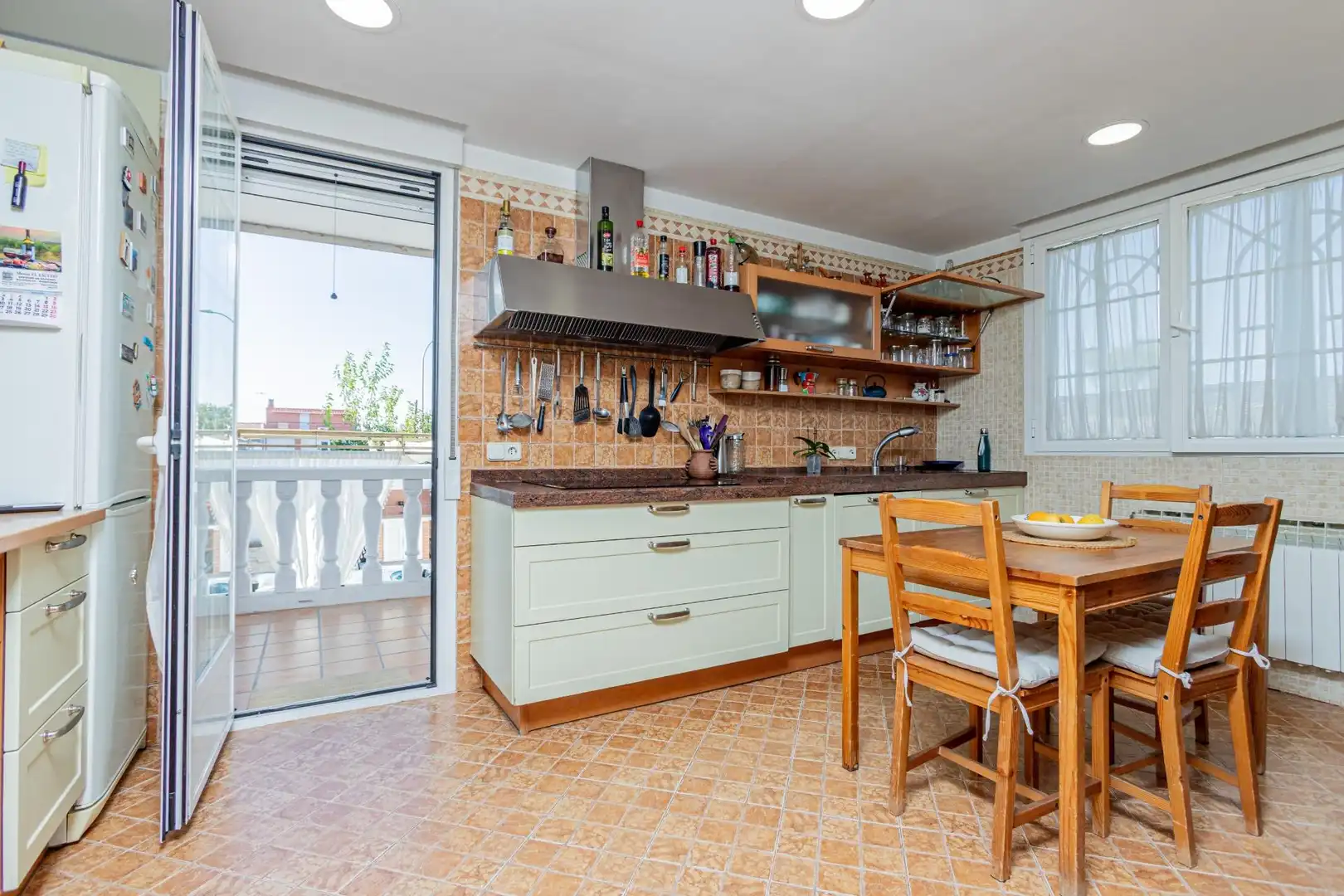 Cuina de Pis per a compartir en Madrid amb Calefacció, Terrassa i Traster
