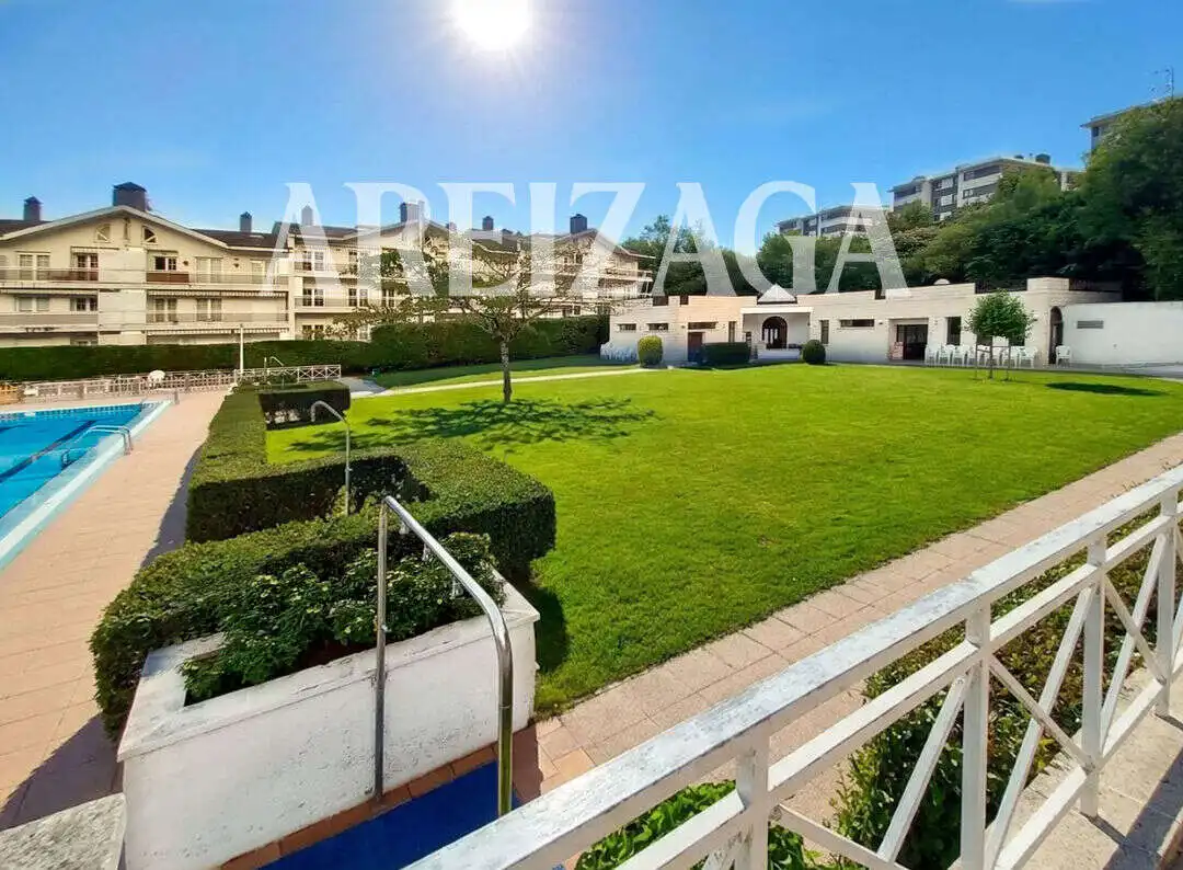 Jardí de Casa o xalet en venda en Donostia - San Sebastián  amb Calefacció, Jardí privat i Terrassa