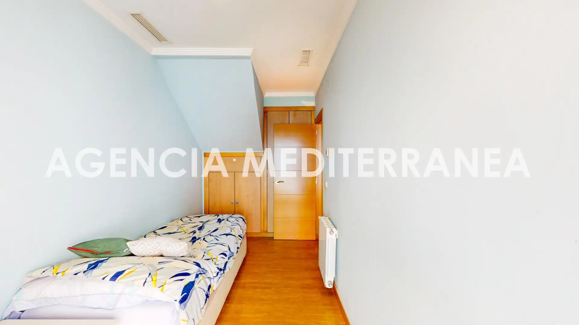 Dormitori de Casa o xalet en venda en Burjassot amb Aire condicionat, Calefacció i Terrassa