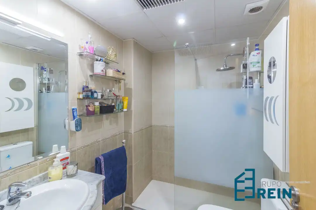 Bathroom of Flat for sale in Recas  with Air Conditioner, Heating and Alarm