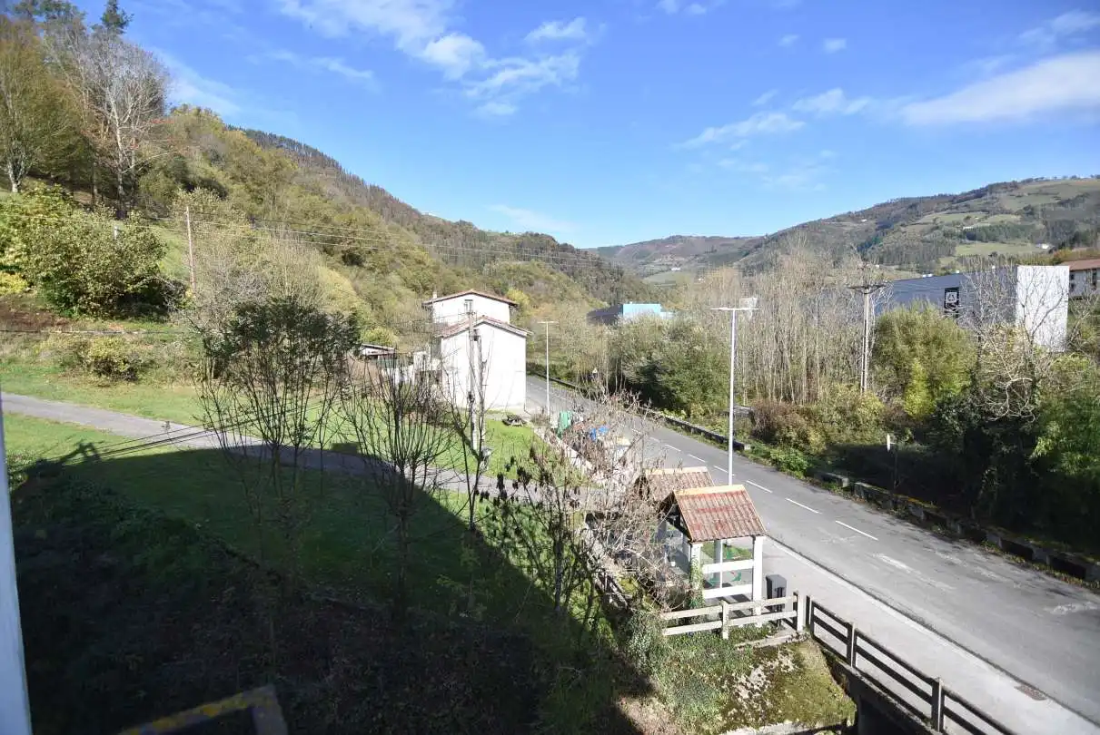 Außenansicht von Wohnung zum Verkauf in Bergara mit Heizung, Möbliert und Balkon