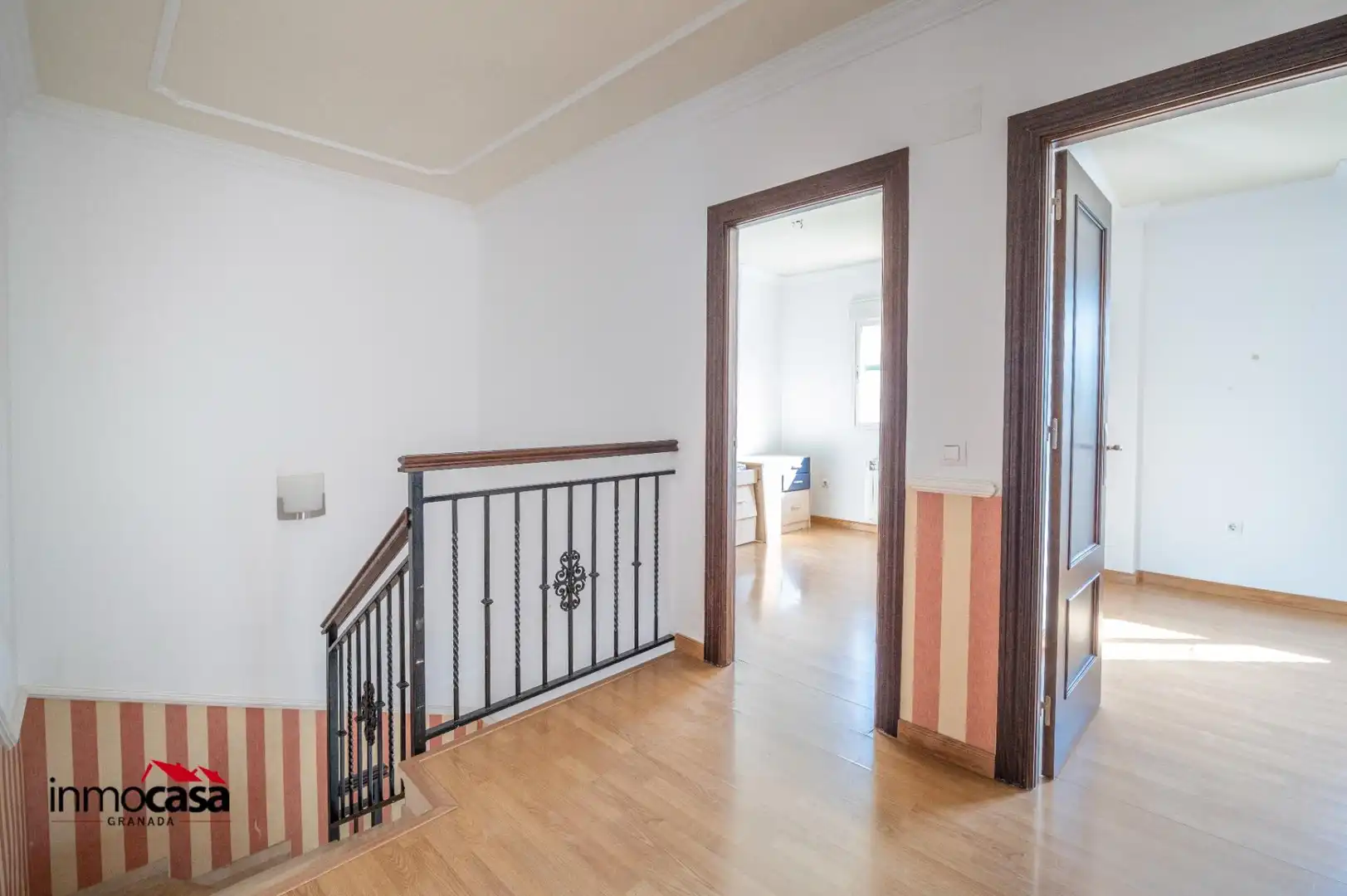 Casa adosada en venta en Ogíjares con Calefacción, Amueblado y Balcón