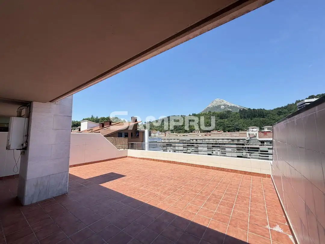 Terrassa de Dúplex en venda en Arrasate / Mondragón amb Calefacció