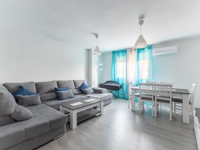 Living room of Flat for sale in Valdemoro  with Air Conditioner