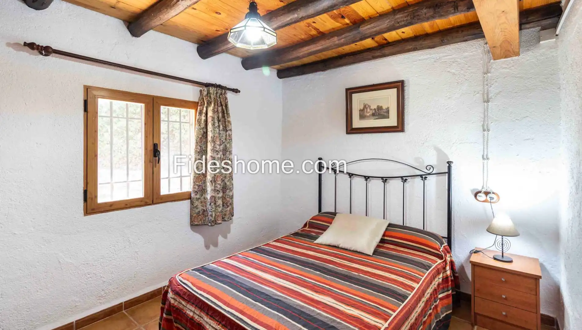 Dormitori de Finca rústica en venda en Villamena amb Jardí privat, Piscina i Moblat