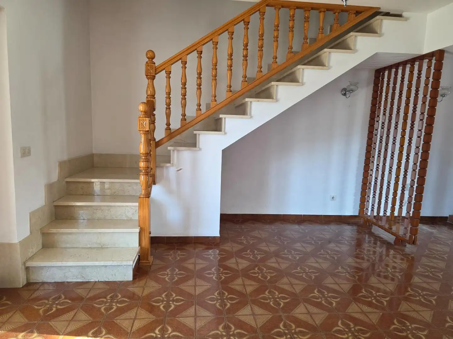 Erdgeschoss zum Verkauf in Alcúdia mit Klimaanlage, Privatgarten und Terrasse