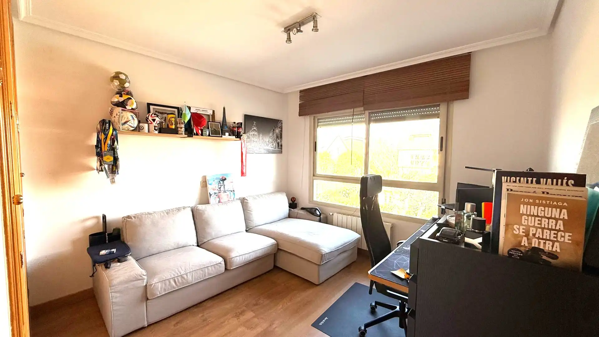 Sala de estar de Casa o chalet en venta en Madrid con Aire acondicionado, Calefacción y Jardín privado