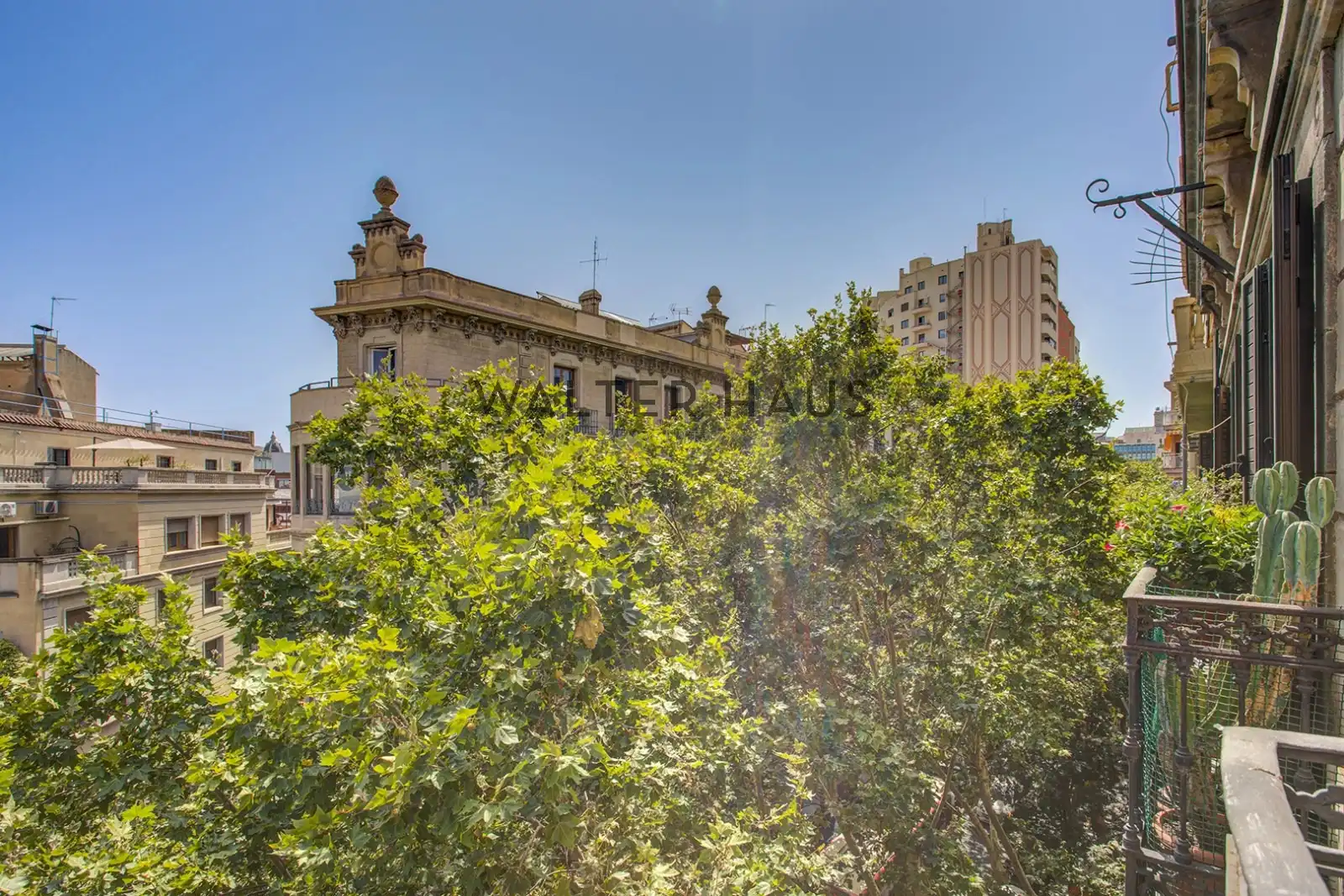 Exterior view of Flat for sale in Barcelona  with Air Conditioner, Terrace and Balcony
