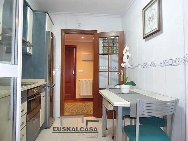 Cuina de Pis en venda en Bilbao  amb Calefacció i Traster
