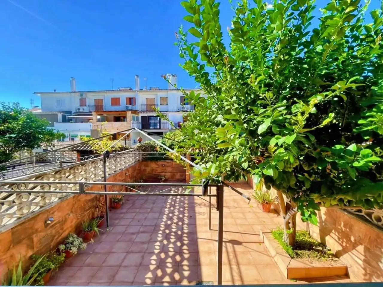 Terrassa de Casa adosada en venda en Serraparera