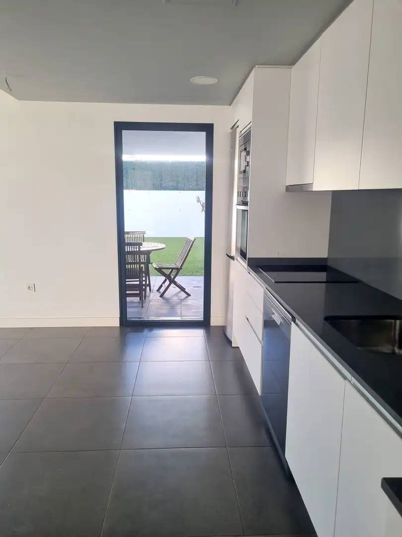 Cuina de Dúplex en venda en La Oliva amb Jardí privat, Traster i Piscina