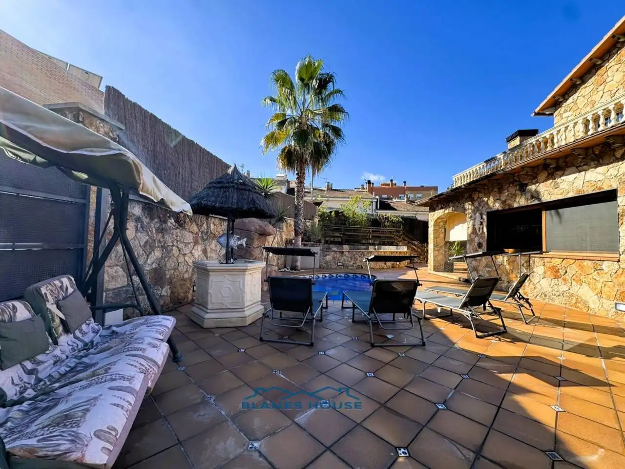 Vista exterior de Casa o xalet en venda en Blanes amb Aire condicionat, Calefacció i Jardí privat