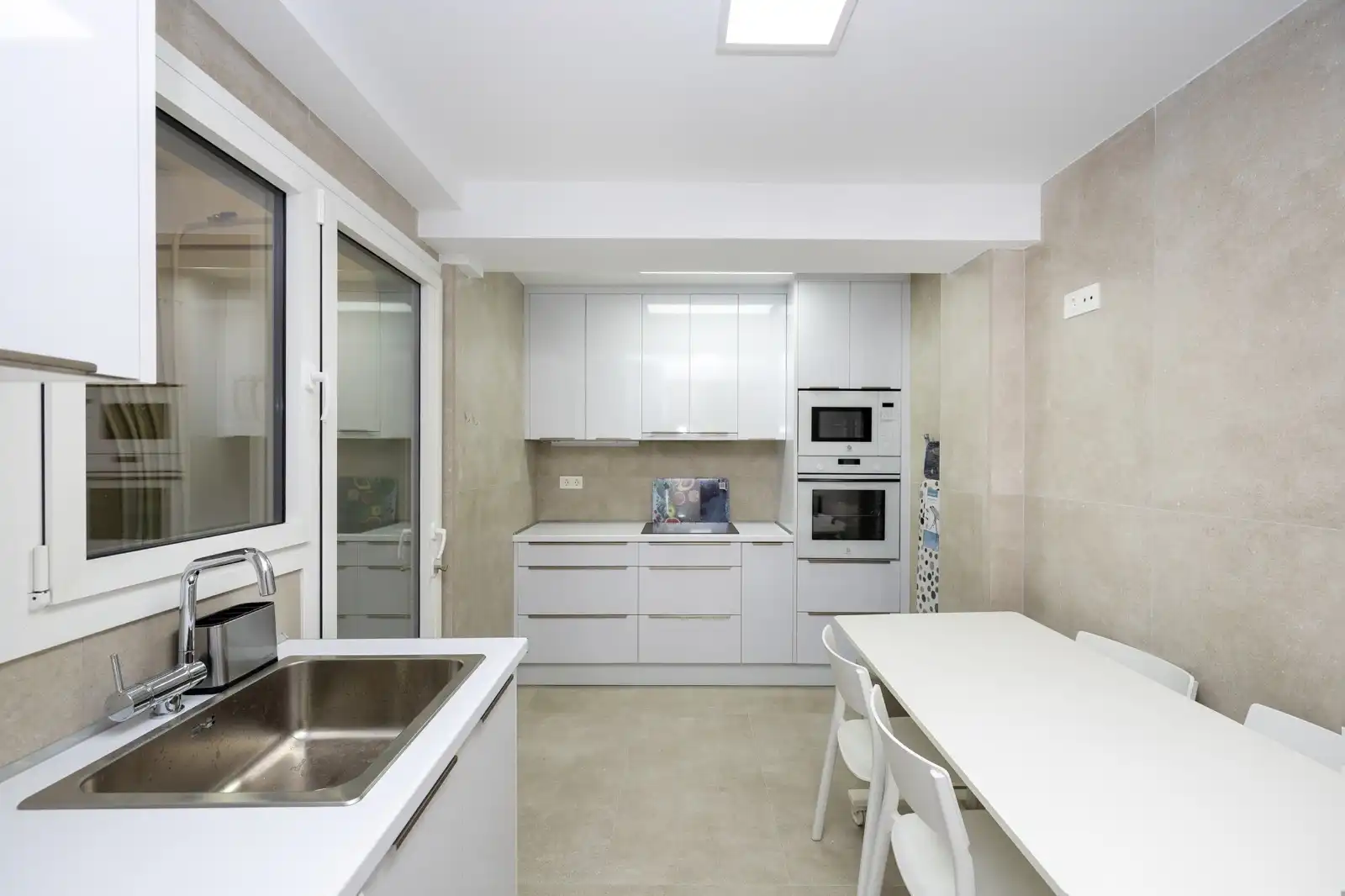 Piso de alquiler en Calle Alhóndiga, Centro - Sagrario