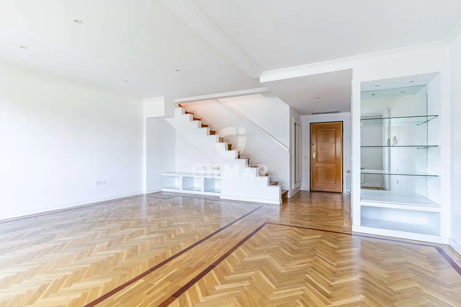 Duplexes for sale in Madrid  with Heating, Private garden and Storage room