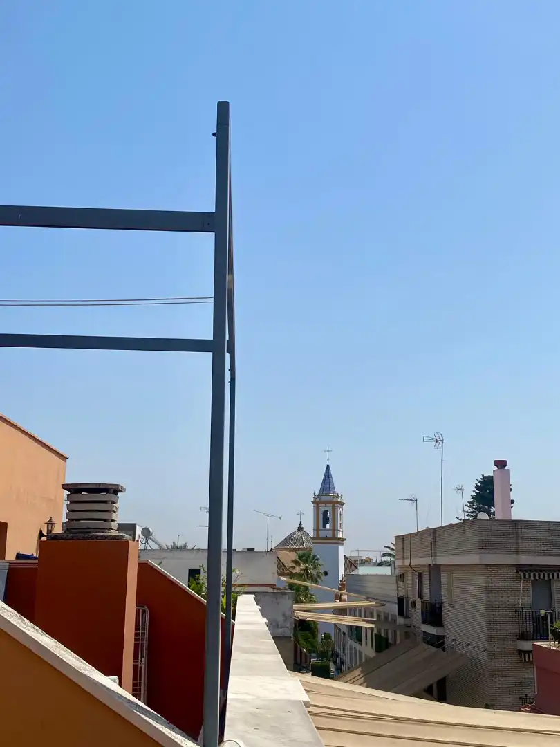 Vista exterior de Pis en venda en Dos Hermanas amb Aire condicionat, Calefacció i Jardí privat