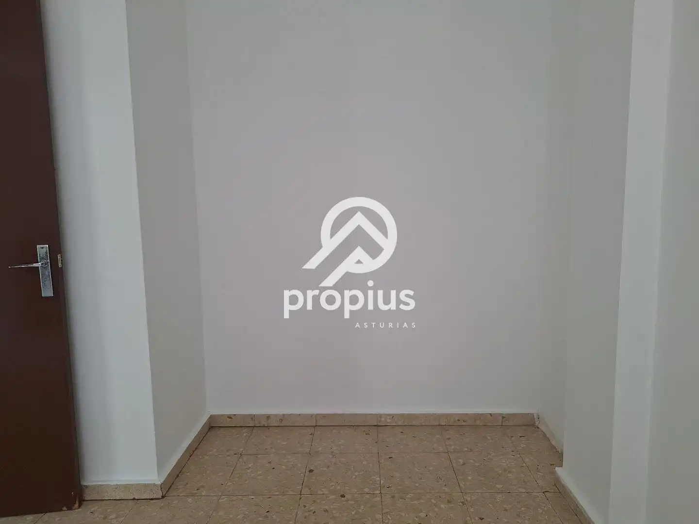 Piso en venta en Severo Ochoa, Parres