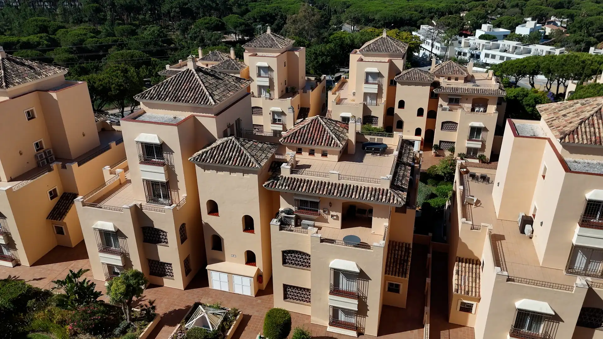 Vista exterior de Àtic en venda en Marbella amb Aire condicionat, Calefacció i Terrassa