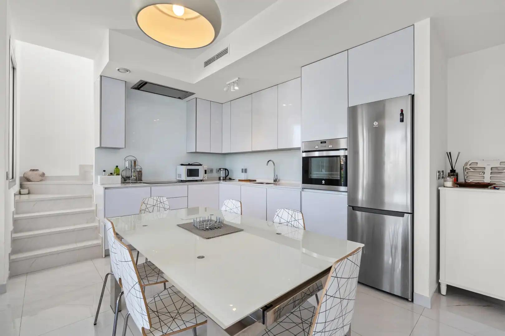 Cocina de Ático de alquiler en Estepona con Aire acondicionado, Terraza y Piscina