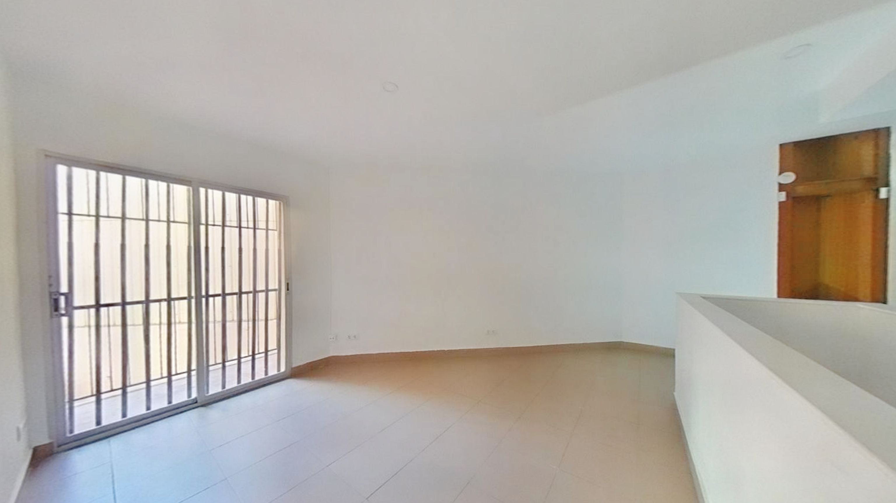Sala d'estar de Dúplex en venda en Sant Boi de Llobregat amb Calefacció