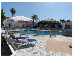 Piscina de Apartament de lloguer en Antigua amb Moblat, Forn i Rentadora