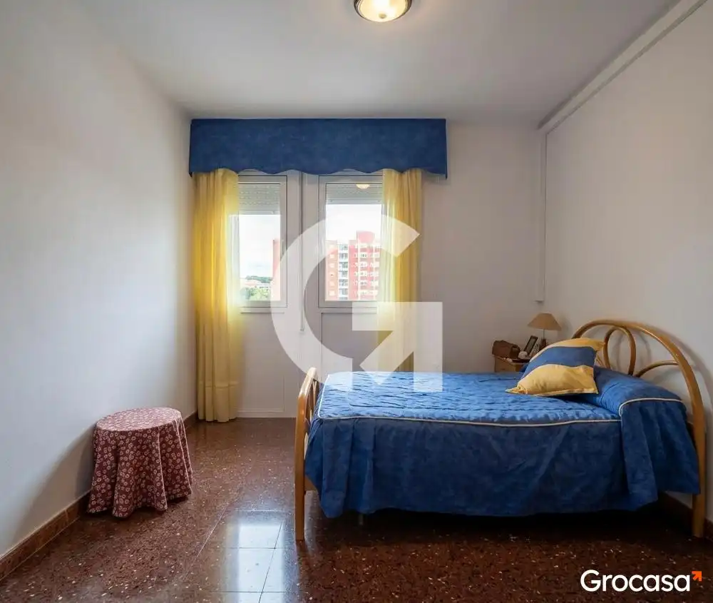 Habitación de Piso en venta en Cornellà de Llobregat con Aire acondicionado, Amueblado y Horno