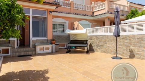 Foto 3 de Casa adosada en venda a Avenida de Finlandia, Puerto Marino, Alicante