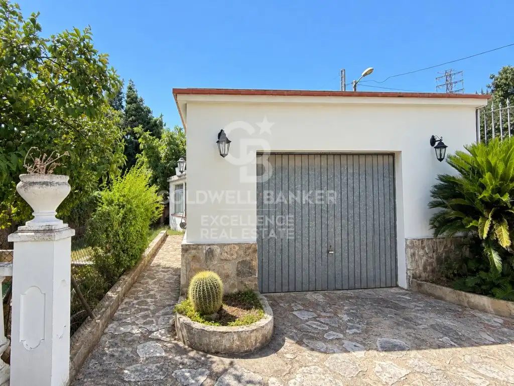 Vista exterior de Casa o chalet en venta en Oliva con Aire acondicionado, Terraza y Piscina
