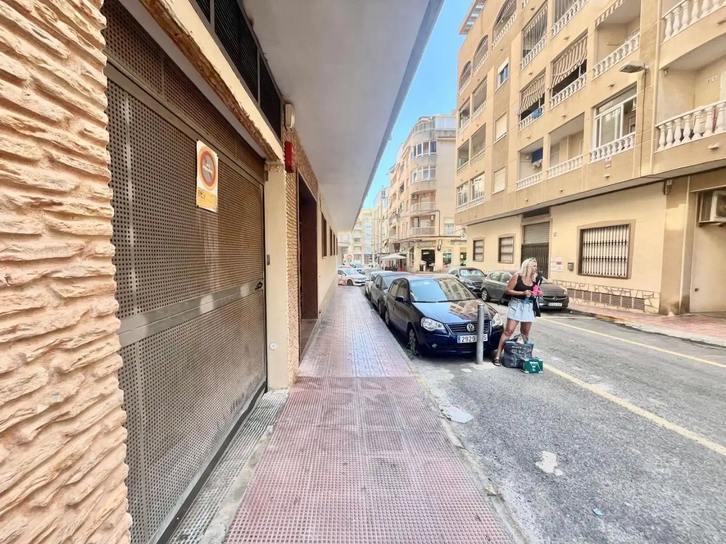 Außenansicht von Garage zur Miete in Torrevieja mit Alarm