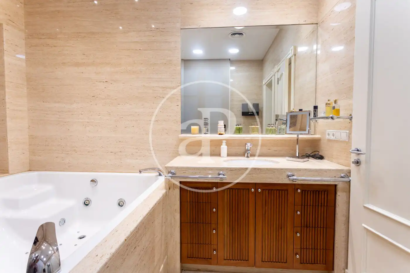 Baño de Piso de alquiler en Barcelona con Aire acondicionado, Calefacción y Amueblado