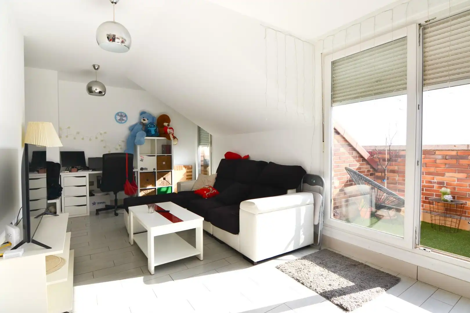 Sala d'estar de Àtic de lloguer en Brunete amb Terrassa i Balcó