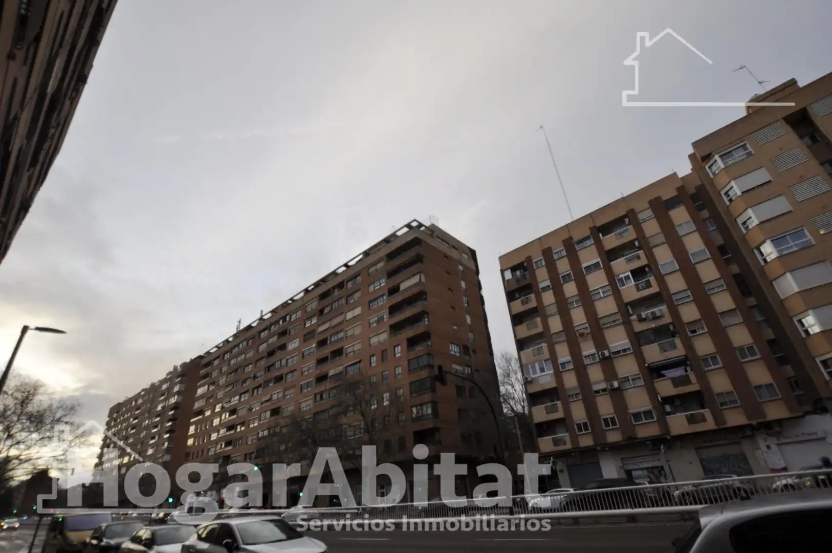 Außenansicht von Wohnung zum Verkauf in Valencia mit Klimaanlage, Heizung und Terrasse
