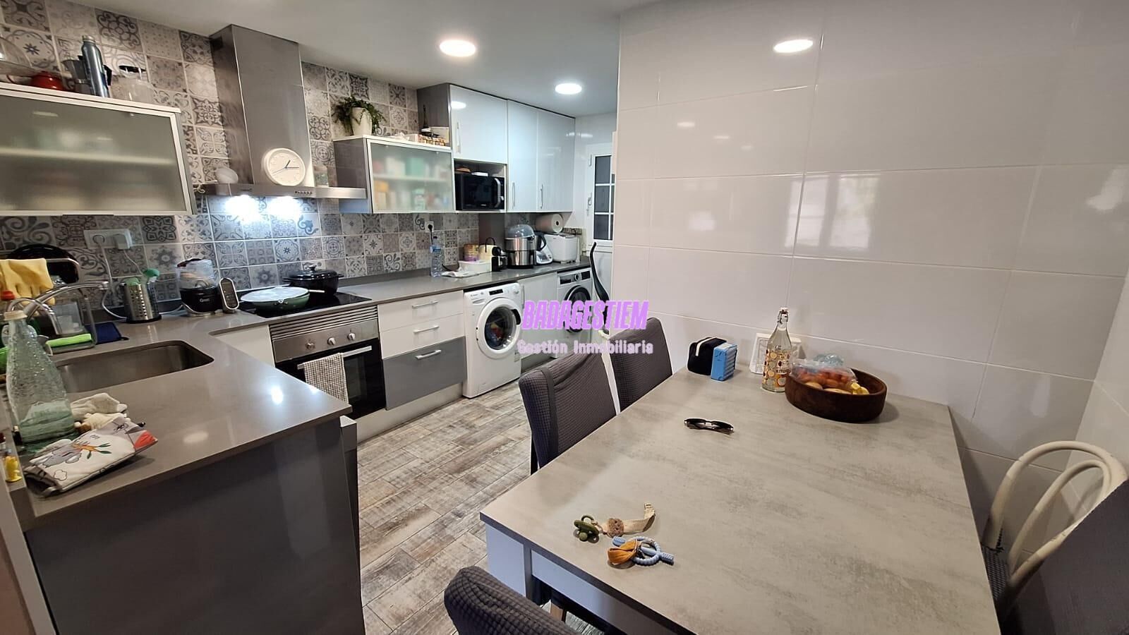 Kitchen of Flat for sale in Badalona  with Air Conditioner