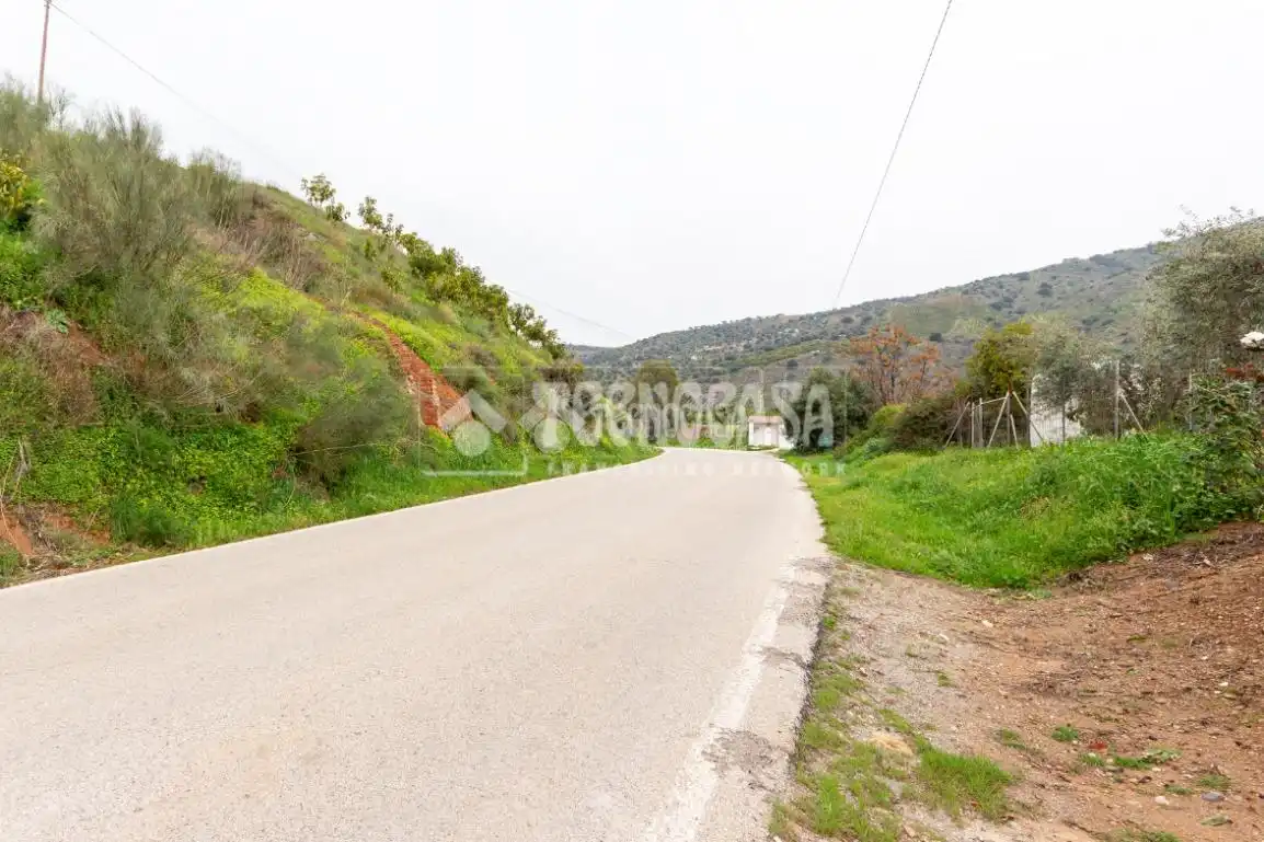 Casa rústica amb jardí en venda a Cútar, imagen 37