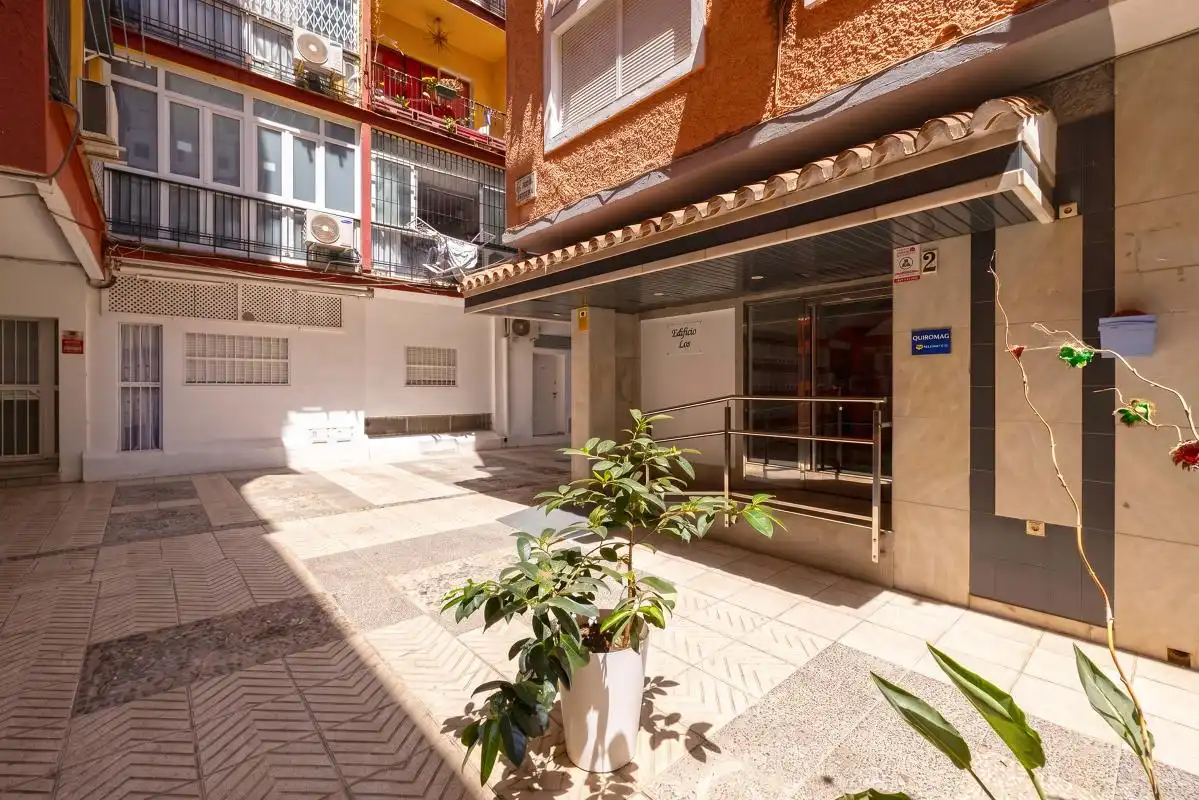 Vista exterior de Àtic en venda en Torremolinos amb Calefacció