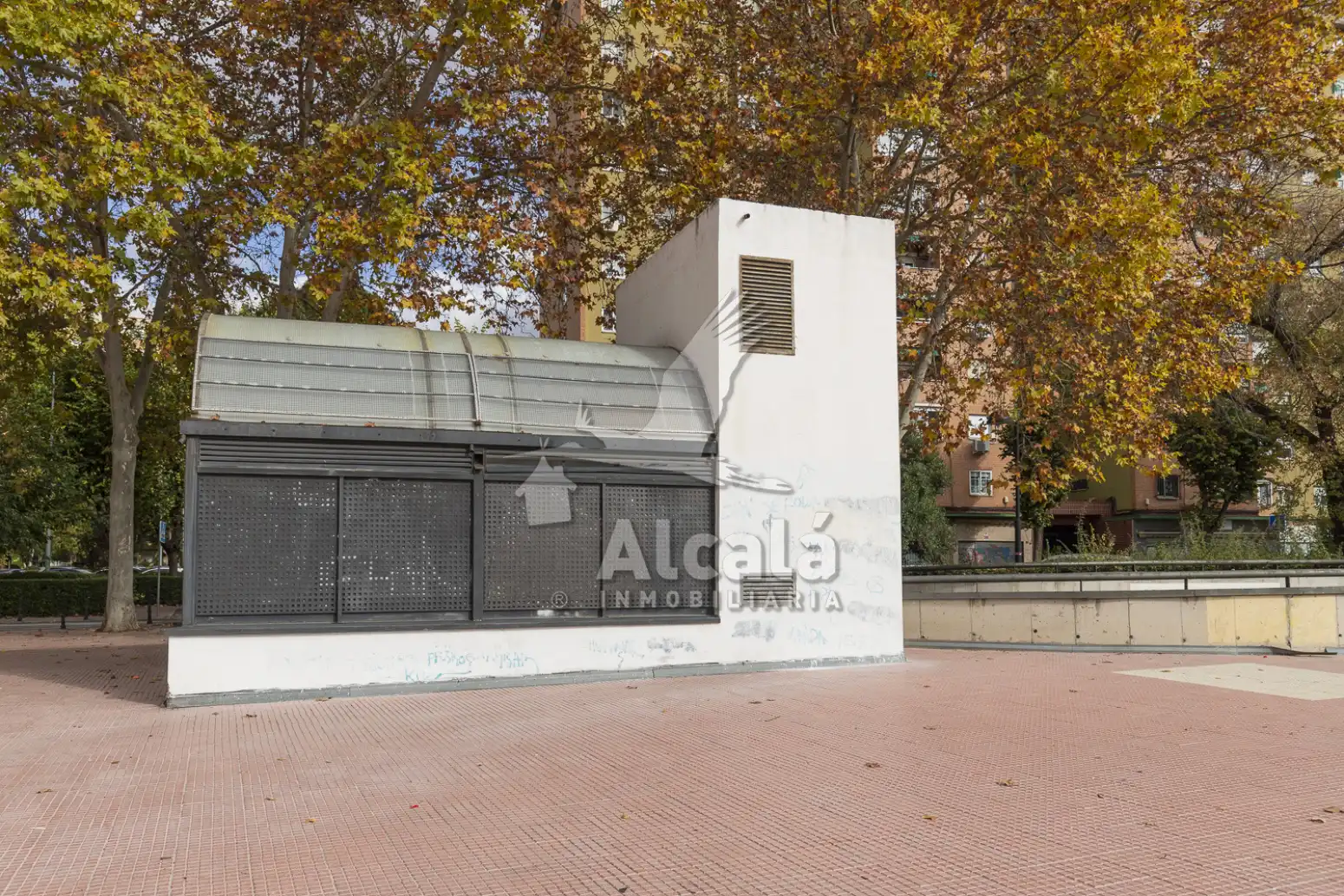 Vista exterior de Garaje en venta en Alcalá de Henares