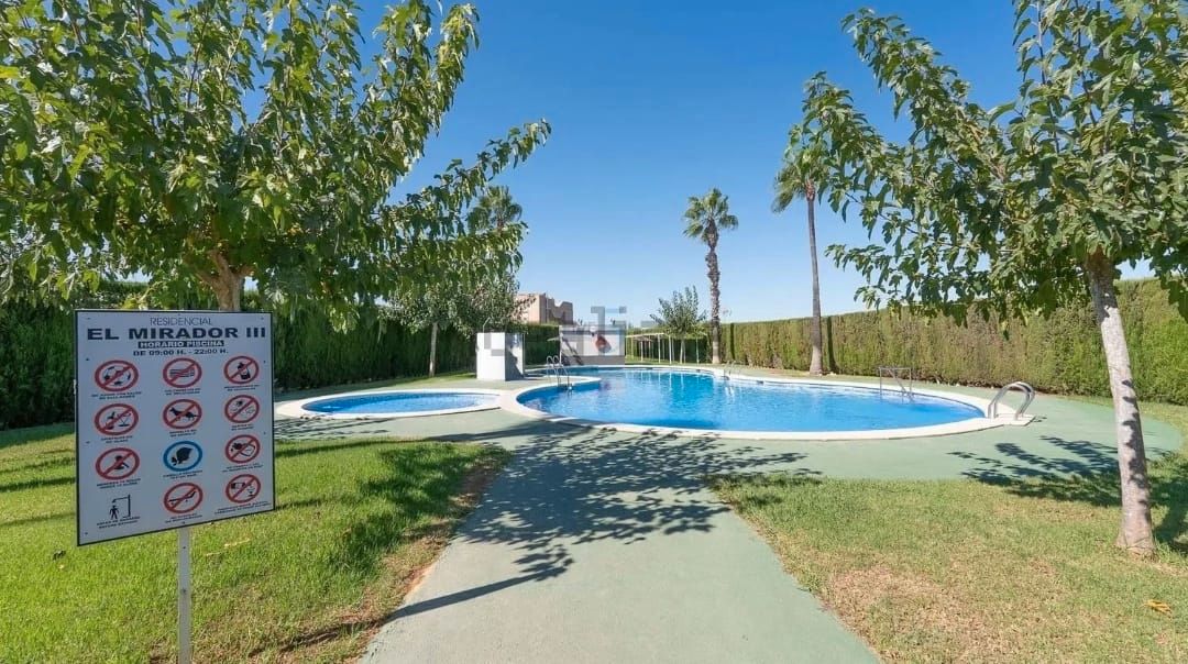 Swimming pool of House or chalet for sale in Torrevieja  with Terrace, Furnished and Oven