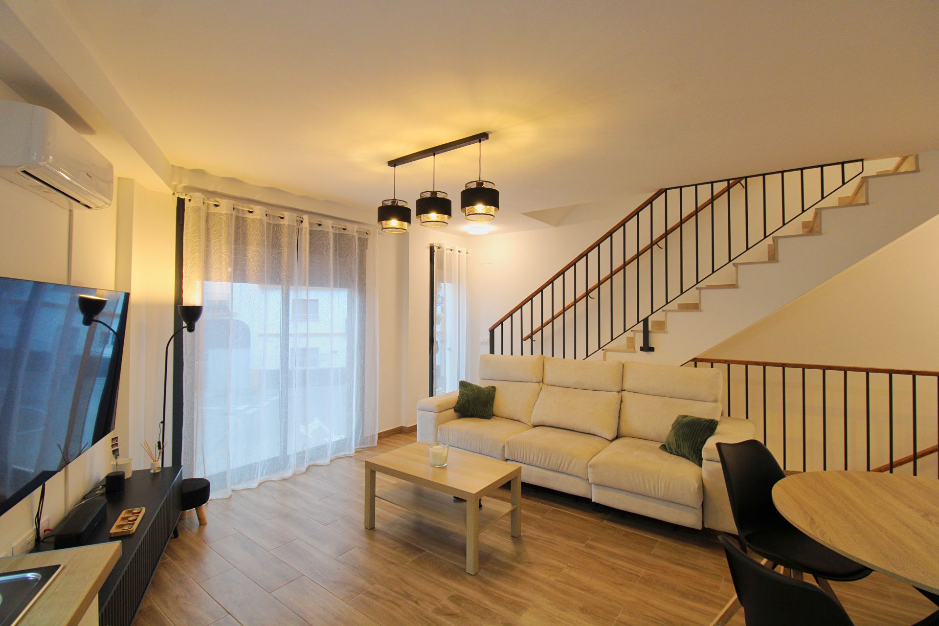 Wohnzimmer von Maisonette zum Verkauf in Alhaurín de la Torre mit Klimaanlage, Heizung und Terrasse