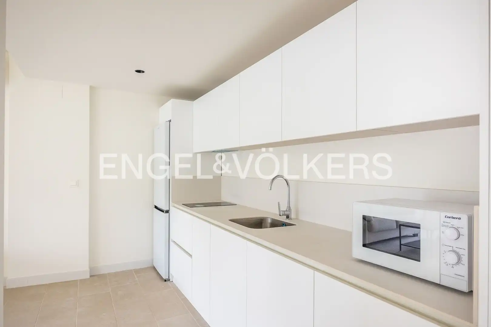 Küche von Wohnung zum Verkauf in  Sevilla Capital mit Klimaanlage und Heizung