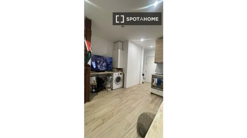 Photo 5 of Room in Arapiles, Madrid Capital