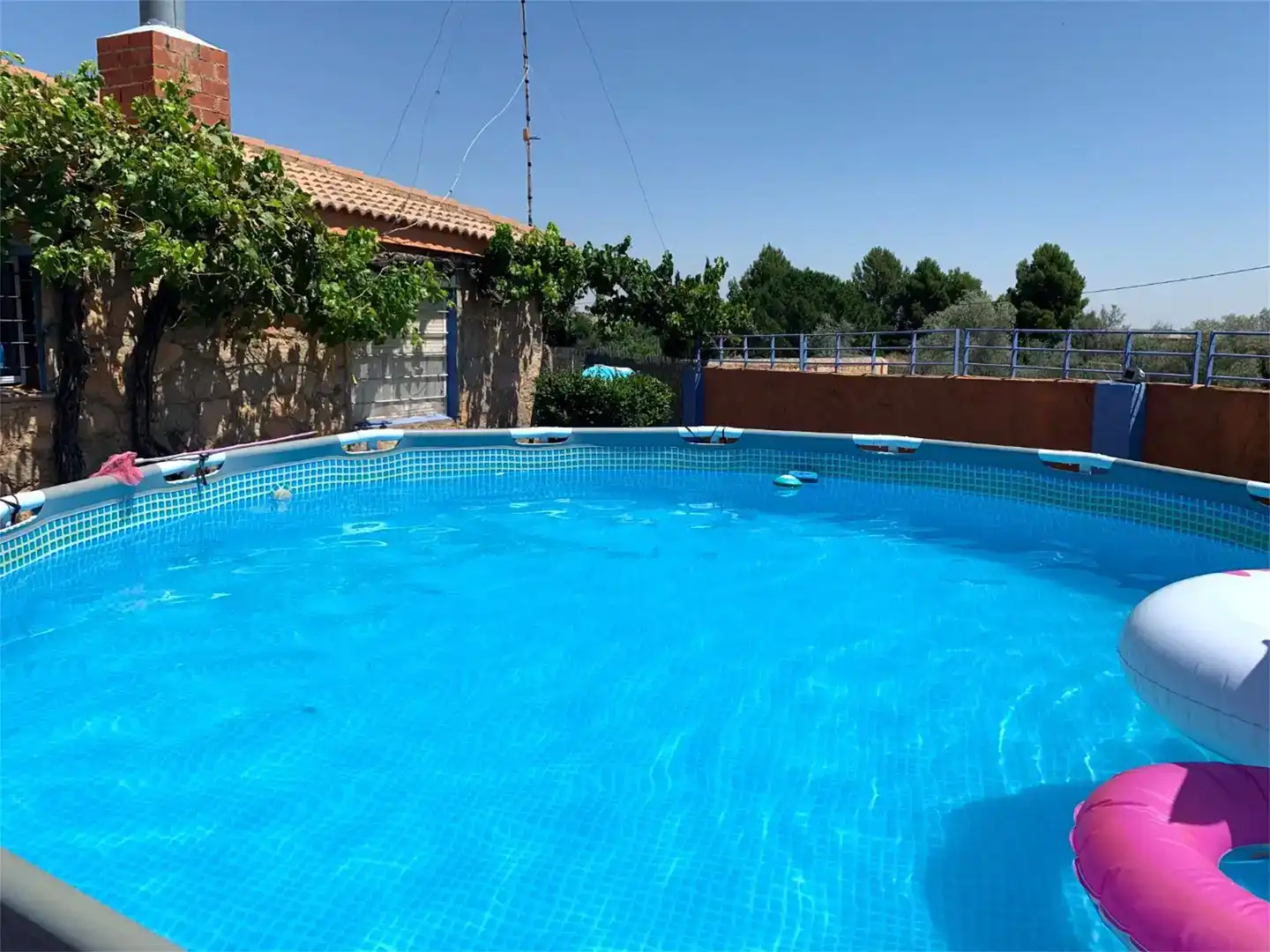 Piscina de Casa o xalet en venda en Codo amb Jardí privat, Parquet i Piscina