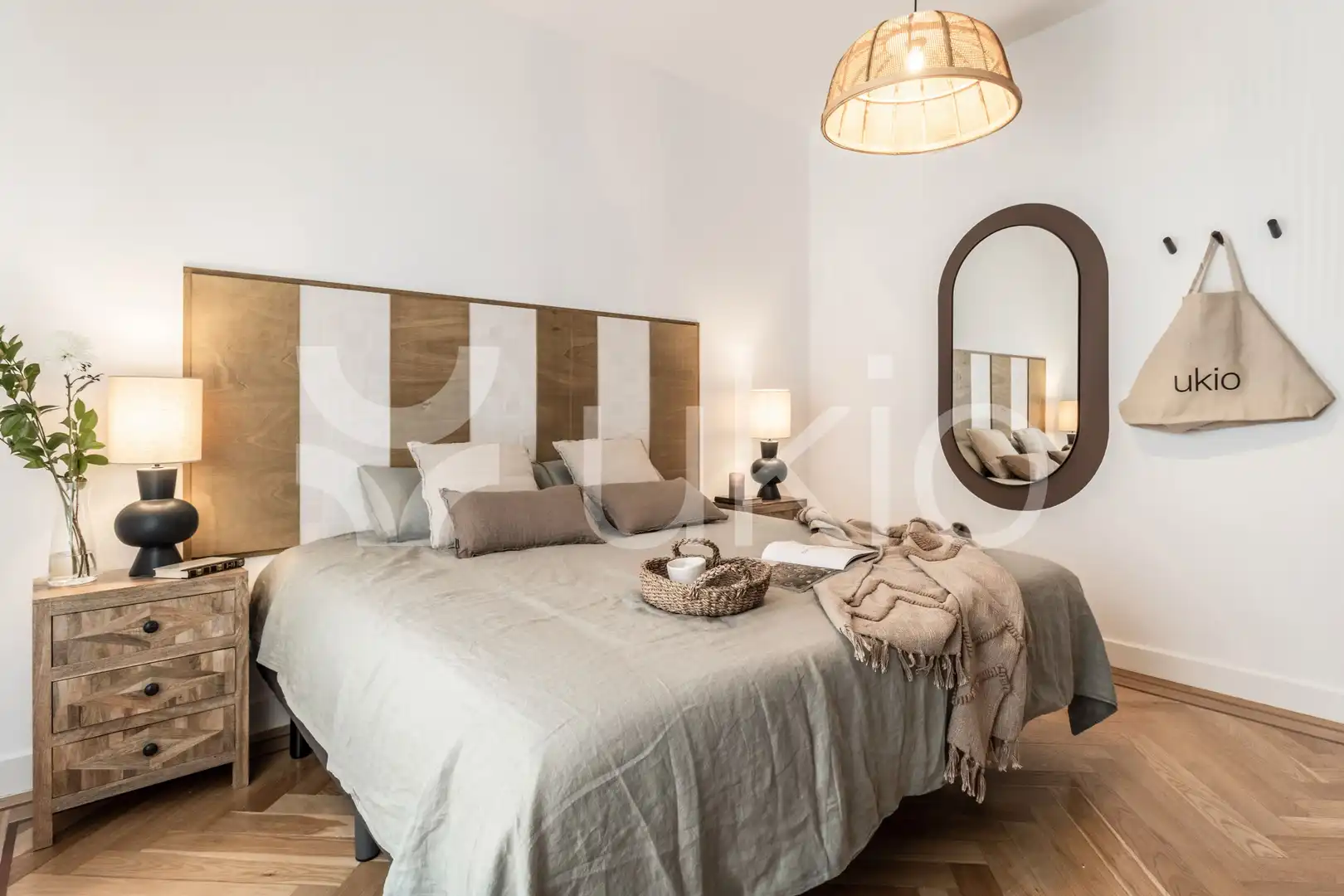 Habitación de Apartamento de alquiler en Madrid con Aire acondicionado, Calefacción y Amueblado