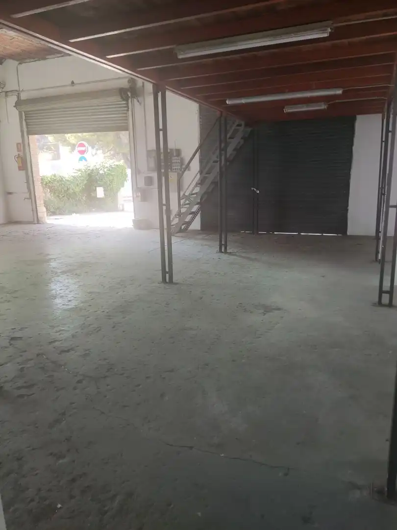 Local de alquiler en Castelldefels con Aire acondicionado