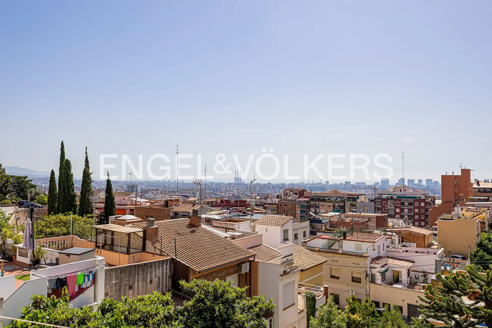 Vista exterior de Pis en venda en Barcelona amb Aire condicionat, Calefacció i Moblat